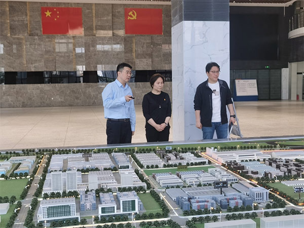 探索校企合作新路徑 攜手并進共謀發(fā)展｜沈陽開放大學(xué)黨委書記馬麗一行到集團開展交流座談